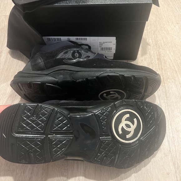 Chanel - Picture 5 of 5